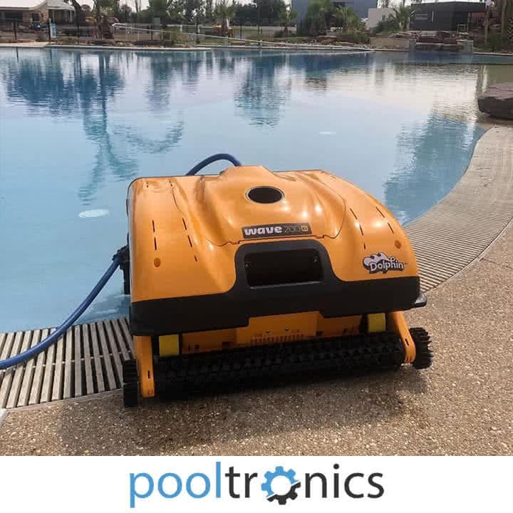 commercial robotic swimming pool cleaner 